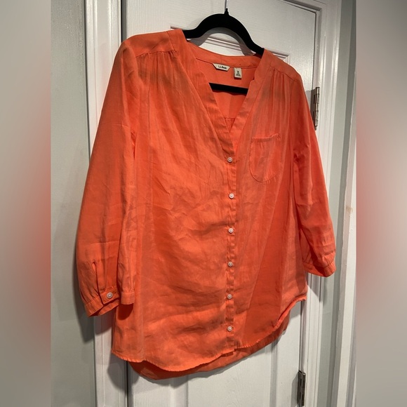 L.L. Bean Size M Orange Coral Pleated Shoulder 3/4 Sleeve V Neck Button Blouse - Picture 3 of 12